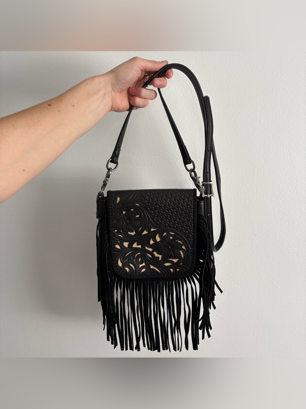 NWOT Montana West Genuine Leather Floral Tooled Fringe Western Crossbody Purse